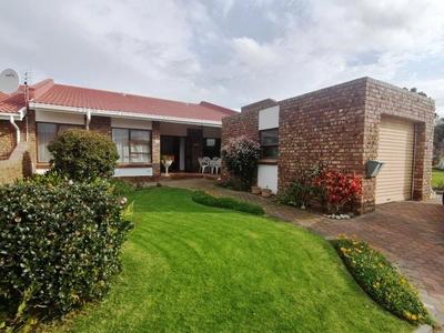 Townhouse For Rent in Hartenbos, Hartenbos