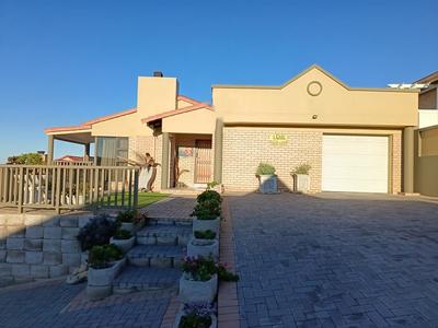 Townhouse For Rent in Seemeeu Park, Mossel Bay