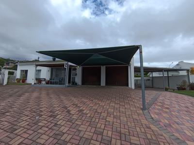 House For Sale in Fraaiuitsig, Klein Brak Rivier