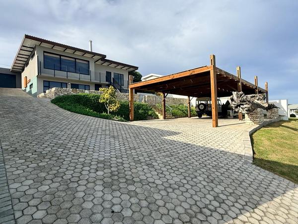 House For Sale in Stilbaai East, Stilbaai